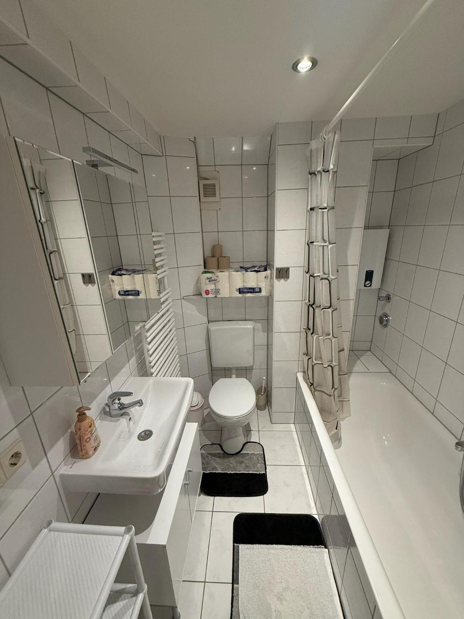 Big, Cosy And Central Apartment كارلسروه المظهر الخارجي الصورة